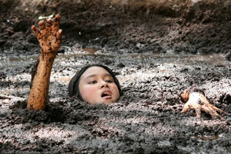 07202017girl-in-mud